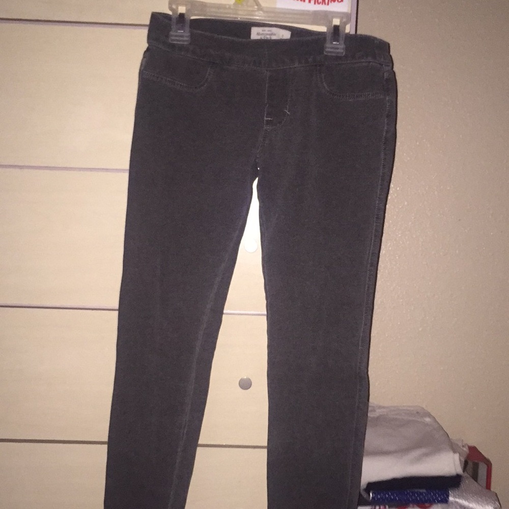 gray jeggings
